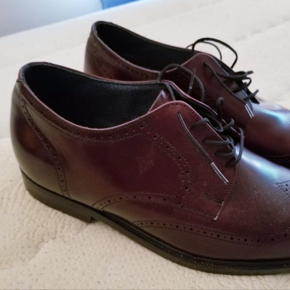 Shoes - Picture 2 of 5